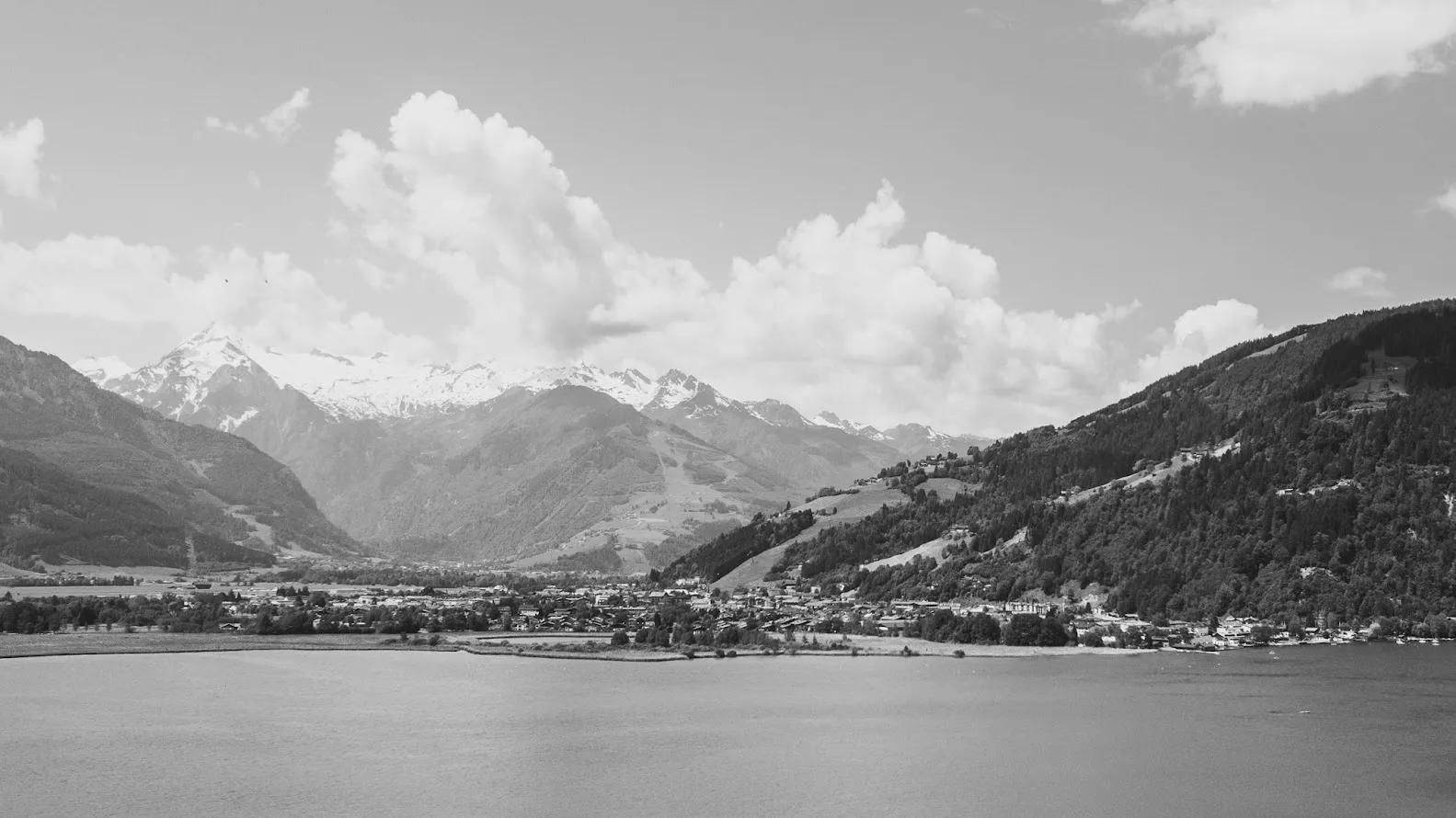 Zell am See mit Bergpanorama